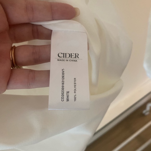 Collar V-neck Vest - White - Picture 2 of 5